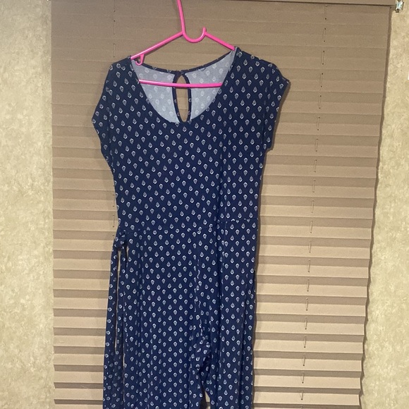 Old navy romper - Picture 2 of 3